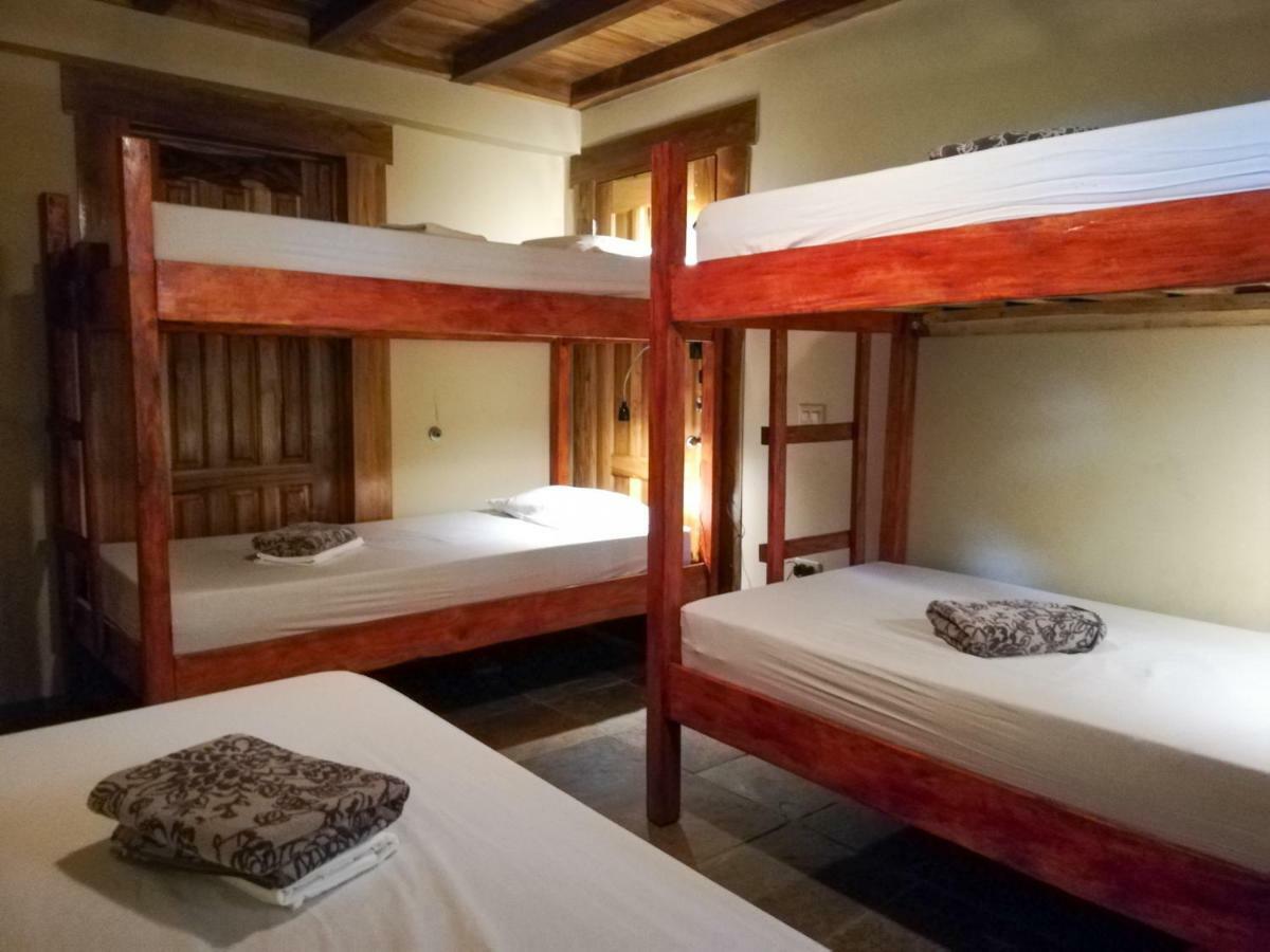 Bodhi Santa Catalina Hostel Bagian luar foto